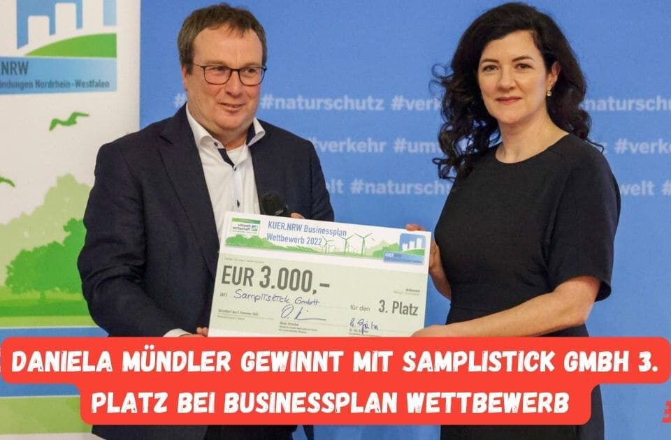 Daniela Mündler bekommt 3. Presi beim Businessplan Wettbewerb überreicht
